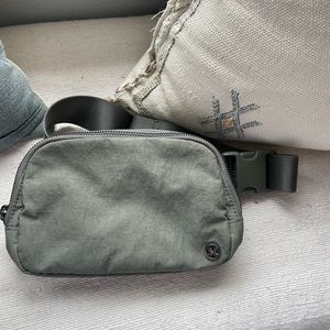 Lululemon everywhere belt bag *new without tags